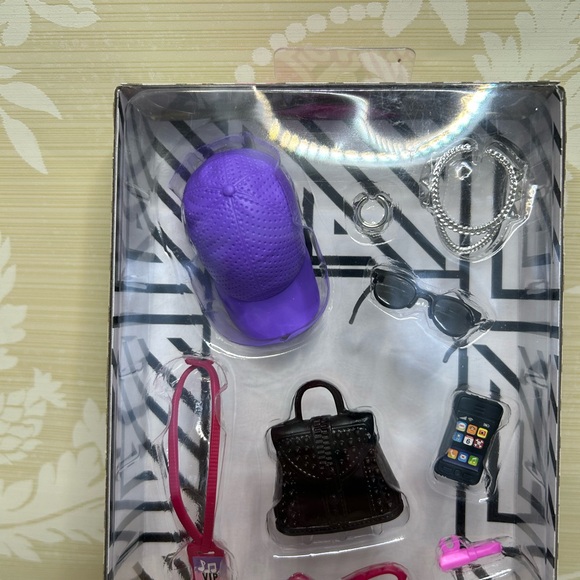 Barbie Movie Accessories - Picture 3 of 4